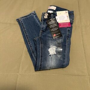 Superstore, super skinny jeans